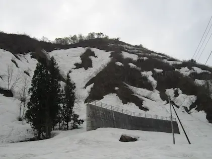 雪崩防護擁壁